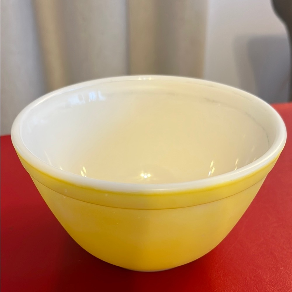 Vintage 1950s Pyrex #401 Primary Yellow Nesting Mixing 1 1/2 PT